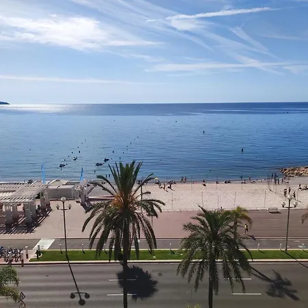 Seafront Duplex With Lovely Terrace Nice